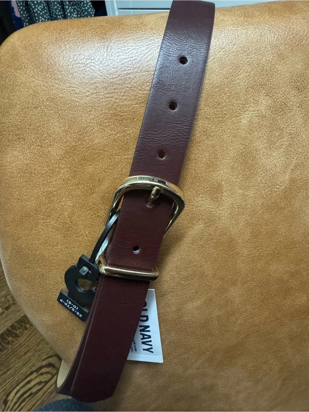 OLD NAVY Classic Wide Brown Faux Leather Belt with Gold Buckle - Picture 2 of 2